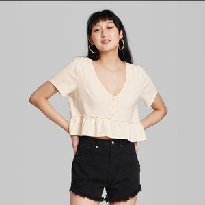 Short sleeve V-neck t-shirt